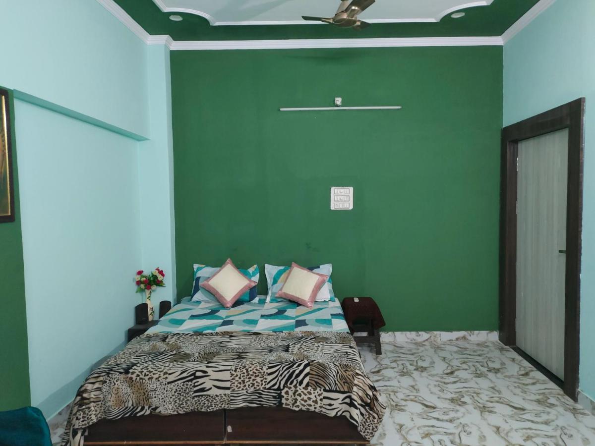 Banarasiya Homestay Close To Banaras Railway Station Varanasi Exterior photo