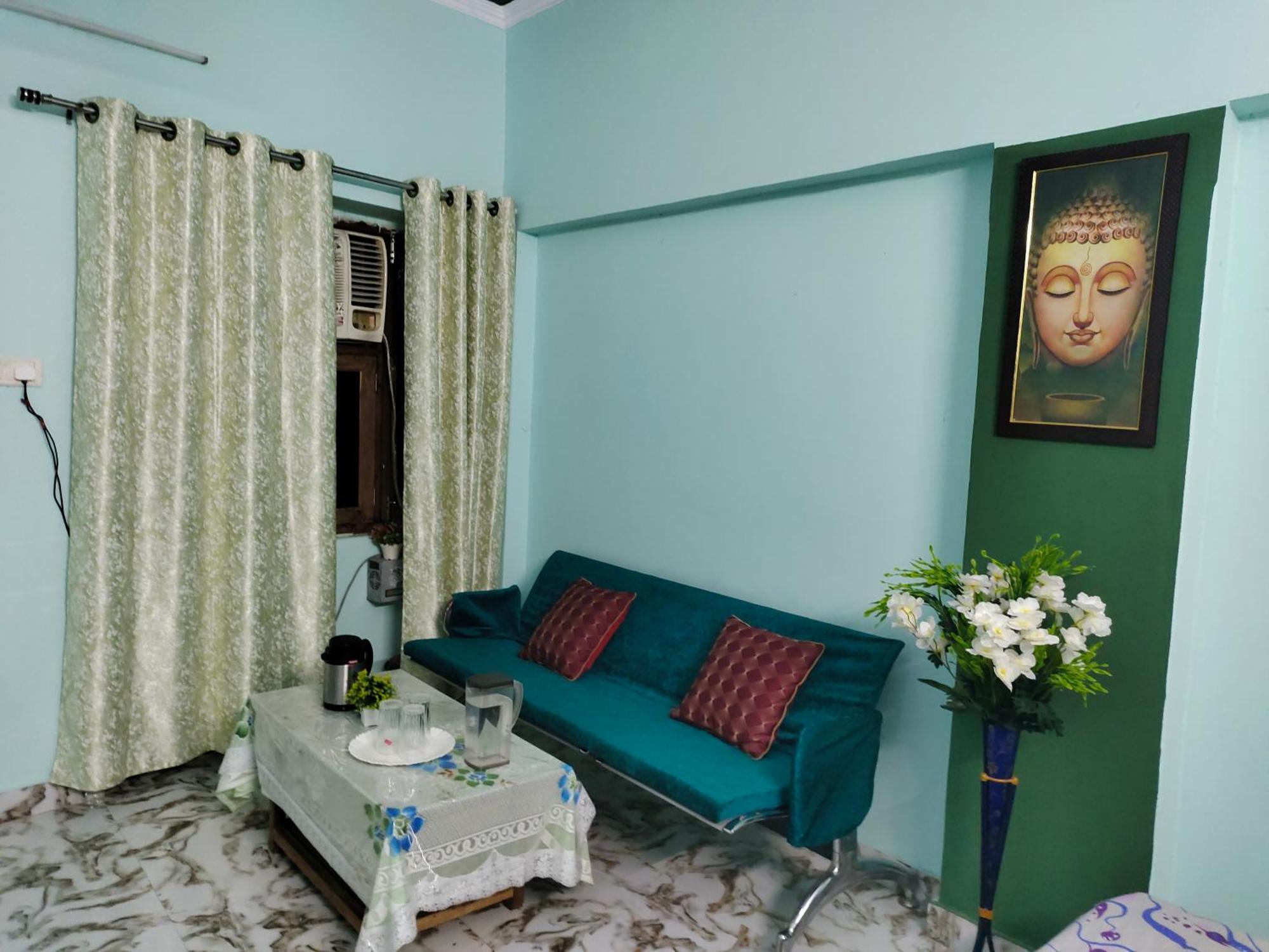 Banarasiya Homestay Close To Banaras Railway Station Varanasi Room photo