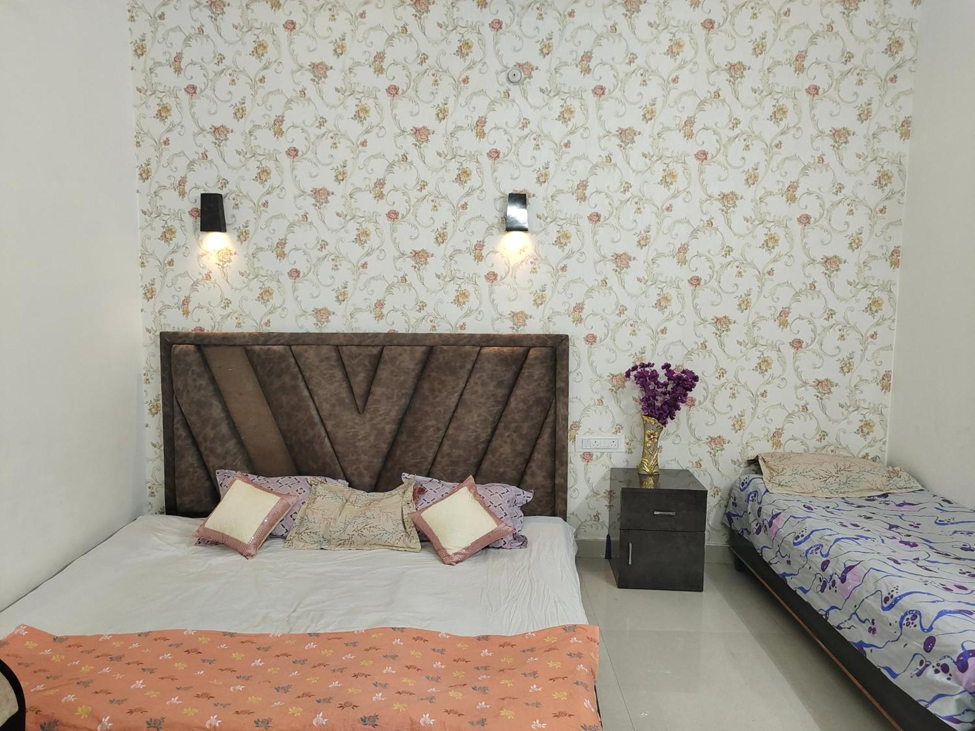 Banarasiya Homestay Close To Banaras Railway Station Varanasi Room photo