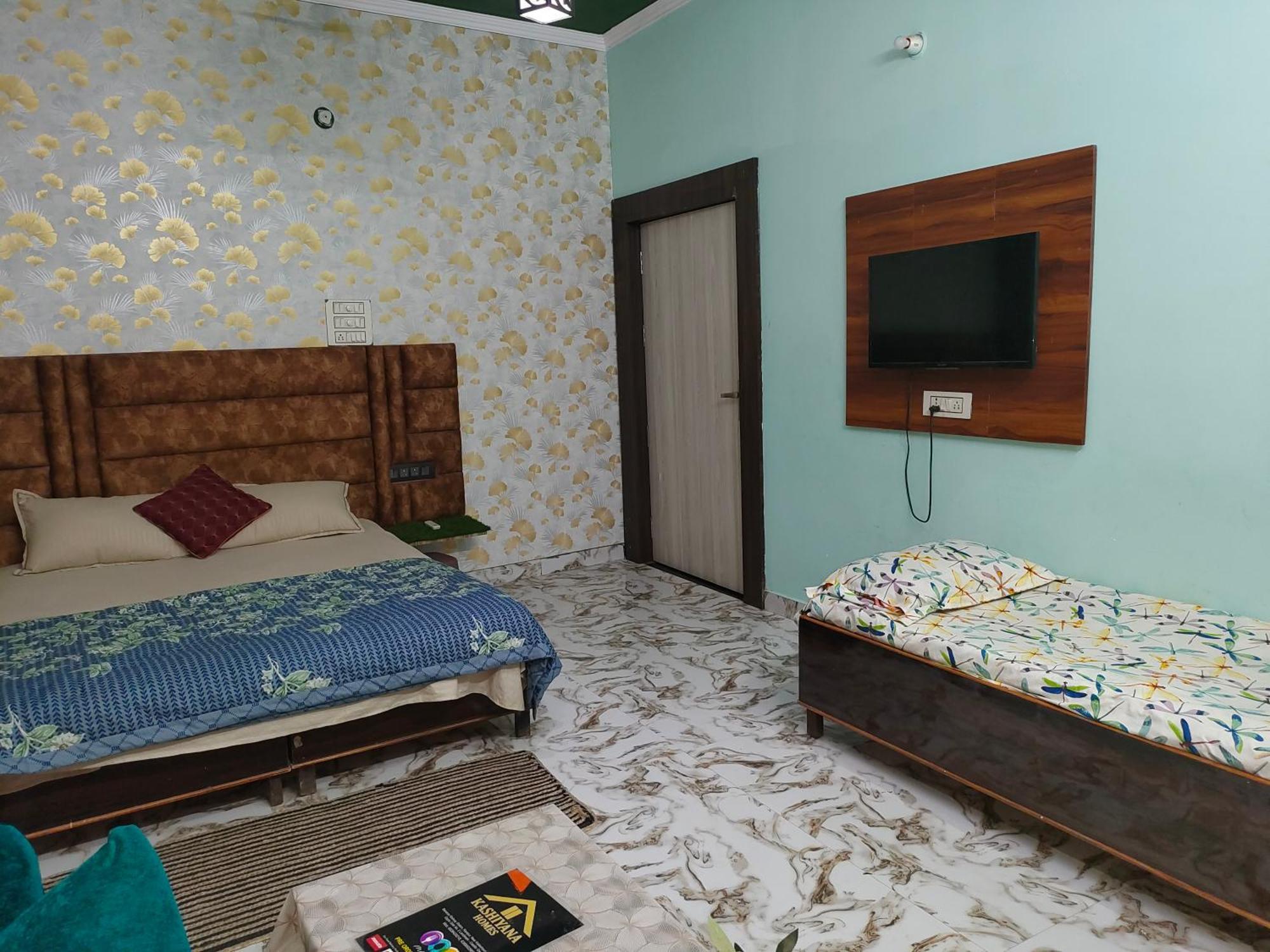 Banarasiya Homestay Close To Banaras Railway Station Varanasi Exterior photo